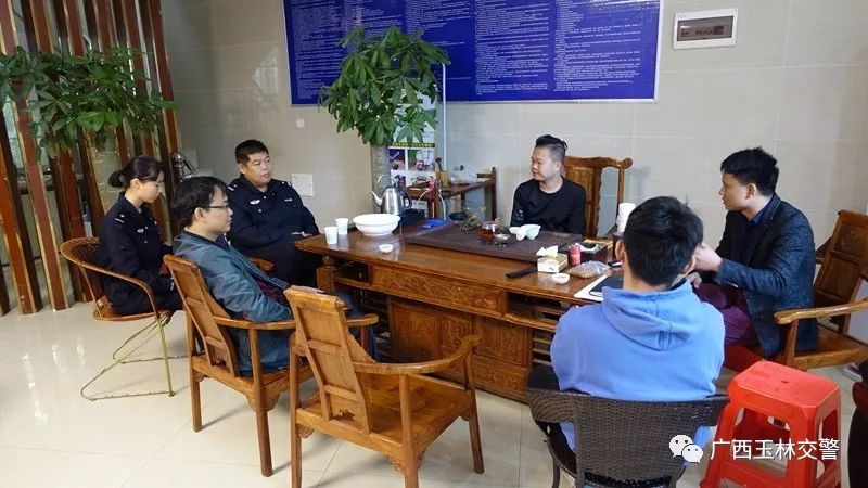 交警三狠抓扎实开展道路安全宣传,玉林高速交警三大队