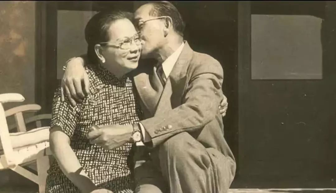 你的床太干净了,一张床衡量婚姻的质量