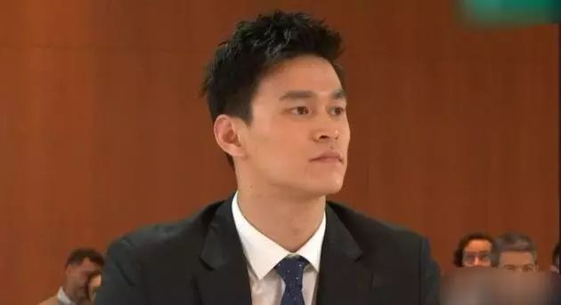 影视日报｜中宣部部长：从今年起，金鸡奖将每年评选一次；汤唯采访大赞易烊千玺：特别勇往直前；杨紫秘密光顾整形美容医院