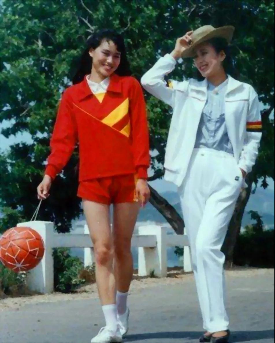 好姑娘是怎么一点一点变坏的（1980-1989）--艰难的叛逆和漫长的告别