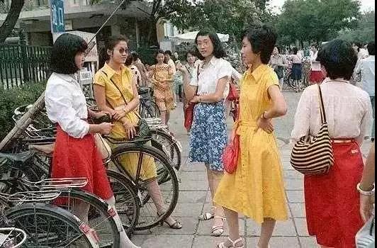 好姑娘是怎么一点一点变坏的（1980-1989）--艰难的叛逆和漫长的告别