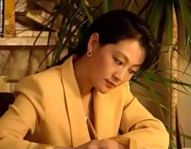 好姑娘是怎么一点一点变坏的（1980-1989）--艰难的叛逆和漫长的告别