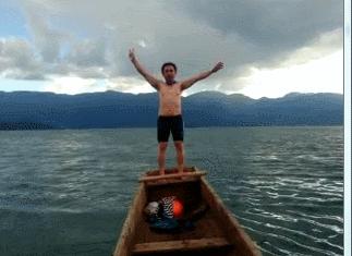 趣读丨我花三块钱买了朋友圈人设服务，然后我的人设崩了…