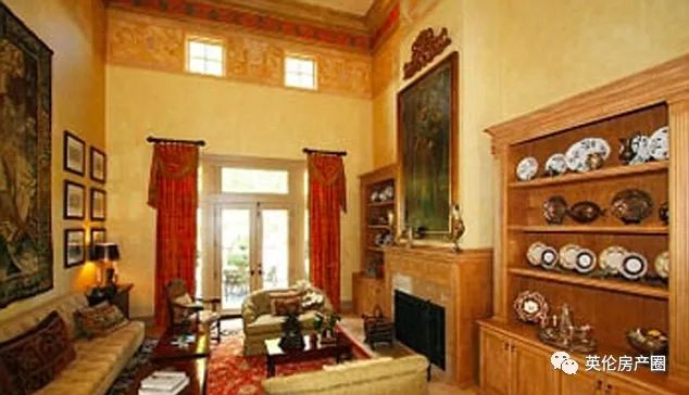 小甜甜布兰妮卖美国豪宅!赔的还不是一点半点