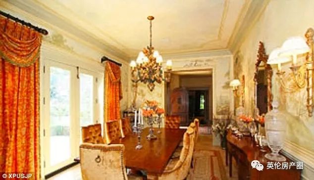 小甜甜布兰妮卖美国豪宅!赔的还不是一点半点