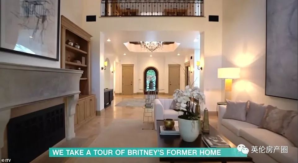 小甜甜布兰妮卖美国豪宅!赔的还不是一点半点