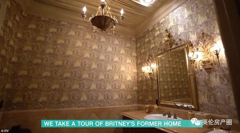 小甜甜布兰妮卖美国豪宅!赔的还不是一点半点