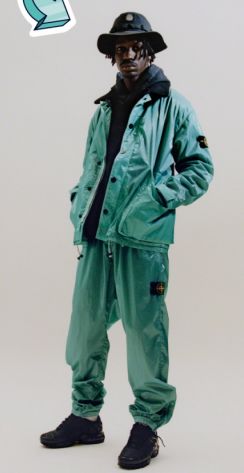 tb鍜宐urberry鑱斿悕,burberry鐨勬柊鏍囧織tb