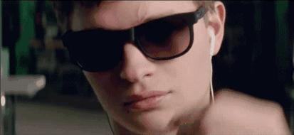 tb鍜宐urberry鑱斿悕,burberry鐨勬柊鏍囧織tb