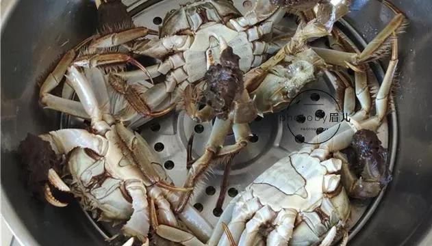 螃蟹水煮好吃还是蒸着吃好,吃螃蟹的正确方法蒸几分钟