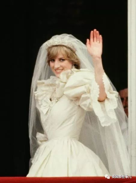 戴安娜裙子蓝纱裙多少钱,戴安娜最美礼服