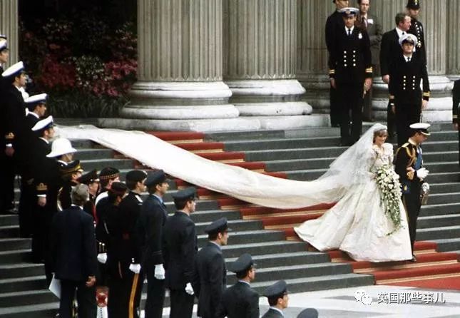 戴安娜裙子蓝纱裙多少钱,戴安娜最美礼服
