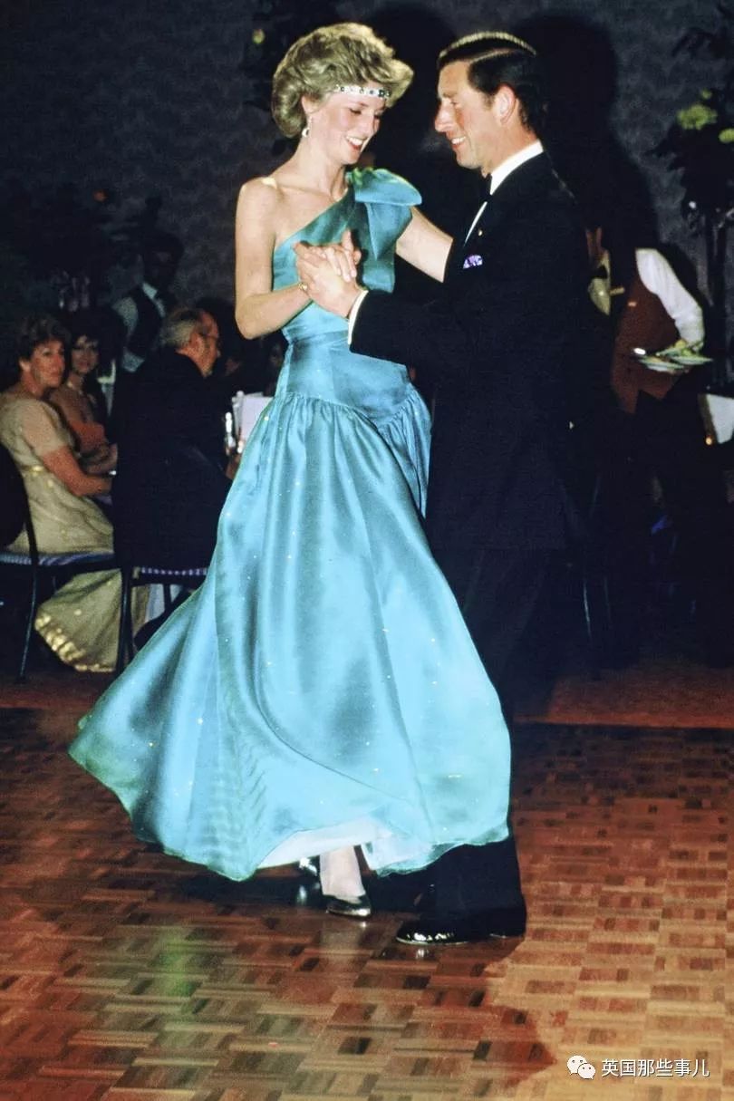 戴安娜裙子蓝纱裙多少钱,戴安娜最美礼服