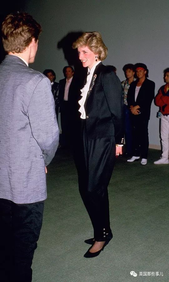 戴安娜裙子蓝纱裙多少钱,戴安娜最美礼服