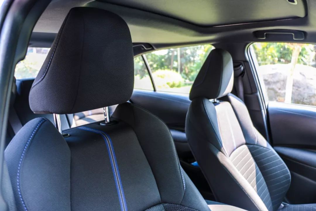 一公里不到五毛钱，油耗就是那么低！安全配置贼好用！90后帅哥警察的第二辆车，是这样个性又时尚的雷凌