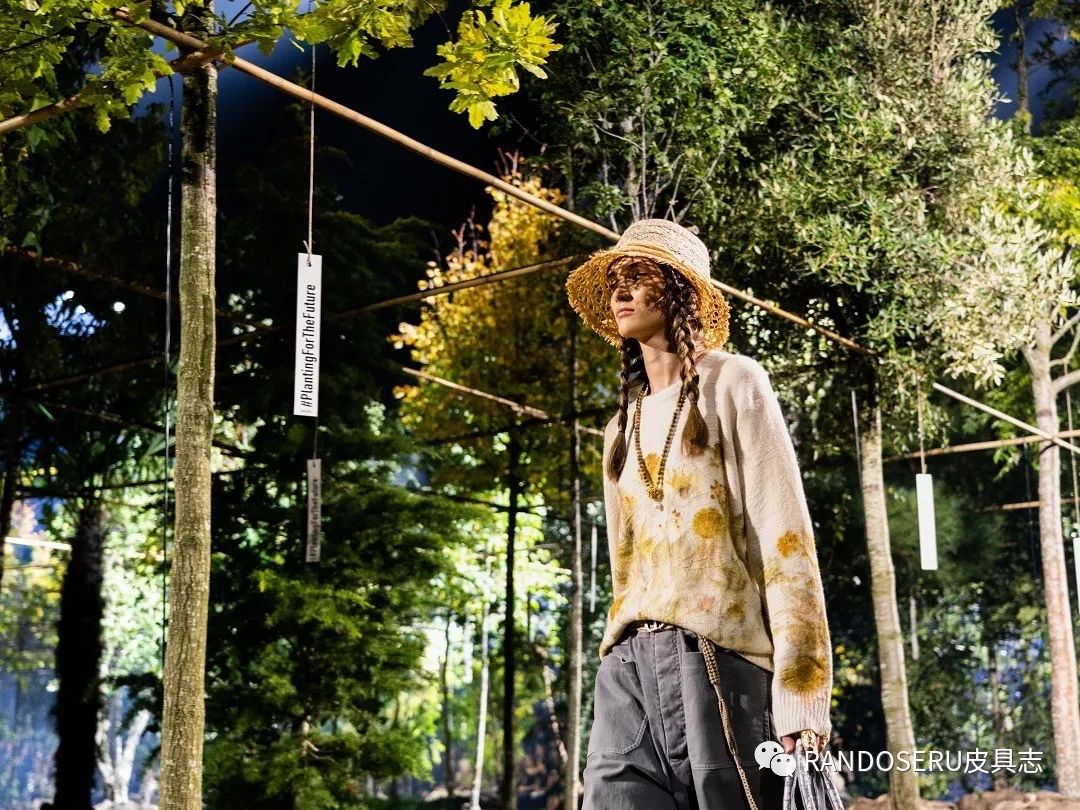 看完2020大牌新包，我的买包清单有几米长了…