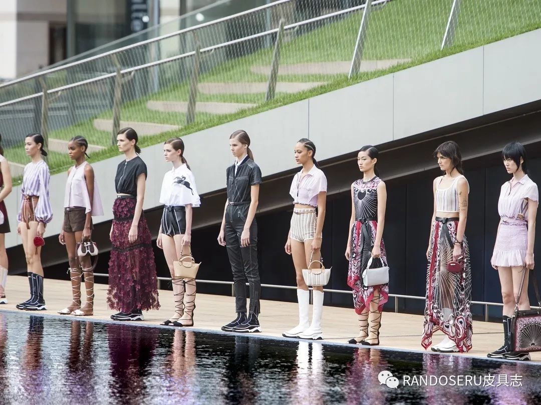 看完2020大牌新包，我的买包清单有几米长了…