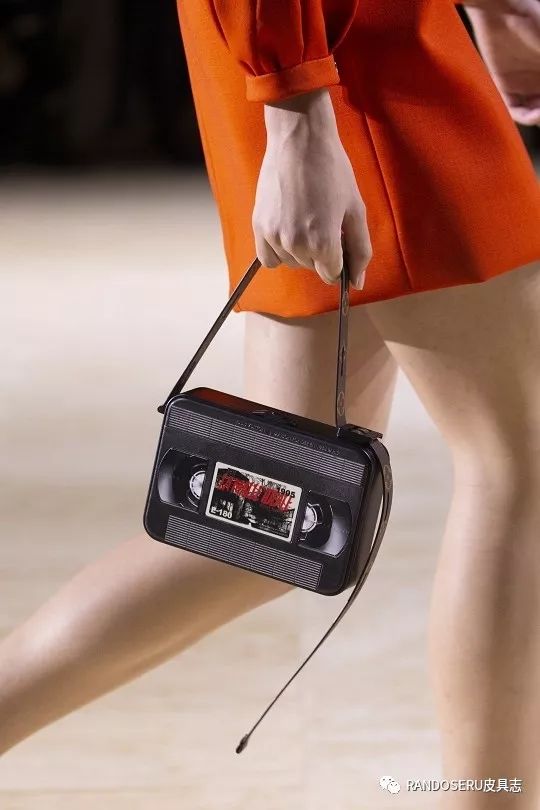 看完2020大牌新包，我的买包清单有几米长了…