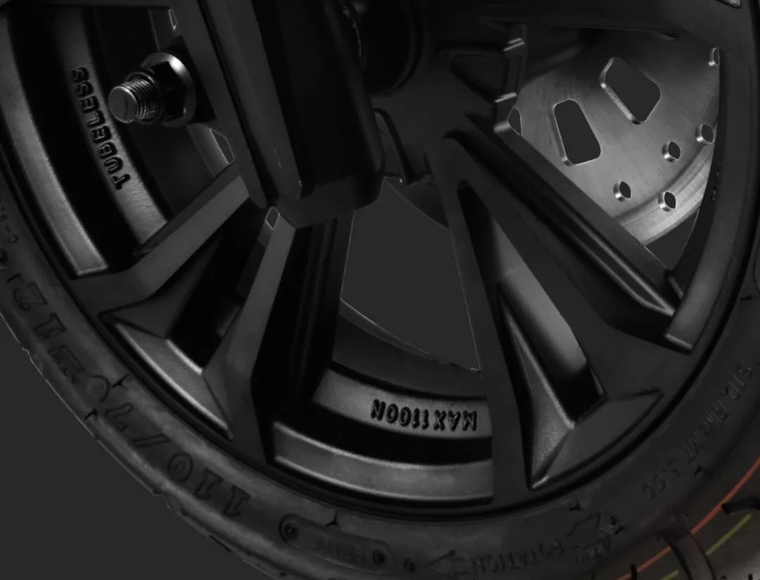 最大扭矩转速1300到3000,最大扭矩转速1450到4100