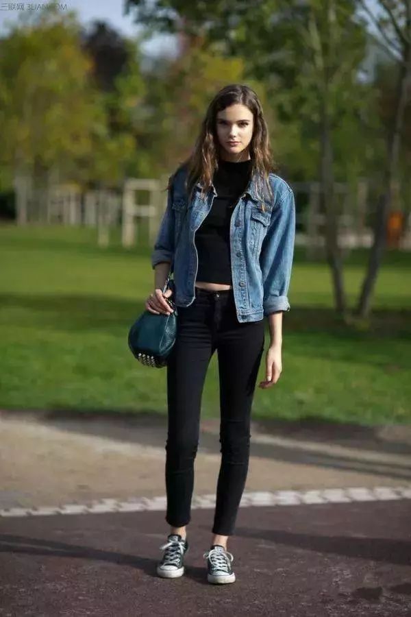 把护肤品穿在腿上是种什么体验?还能「显瘦10斤+超级保暖」