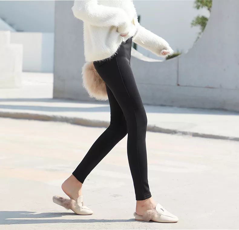 把护肤品穿在腿上是种什么体验?还能「显瘦10斤+超级保暖」