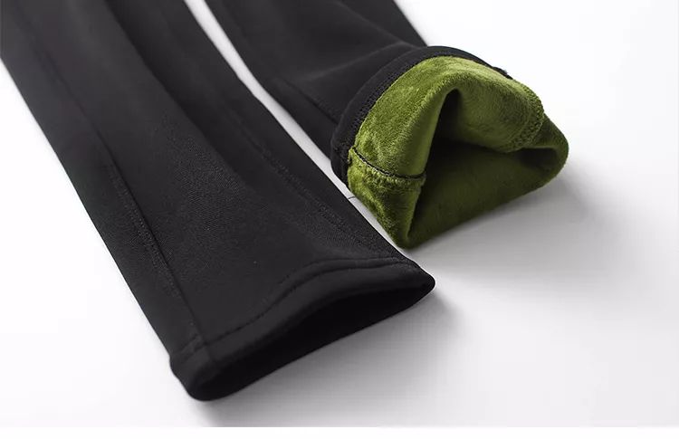 把护肤品穿在腿上是种什么体验?还能「显瘦10斤+超级保暖」