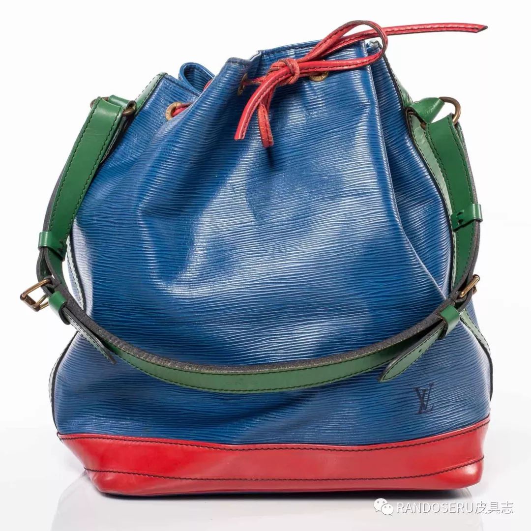 摊上个男人，这么爱奢侈品包包真是个奇葩？