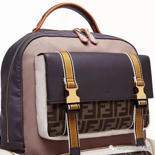 摊上个男人，这么爱奢侈品包包真是个奇葩？