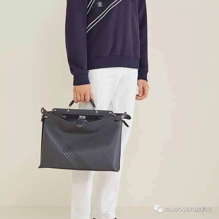 摊上个男人，这么爱奢侈品包包真是个奇葩？