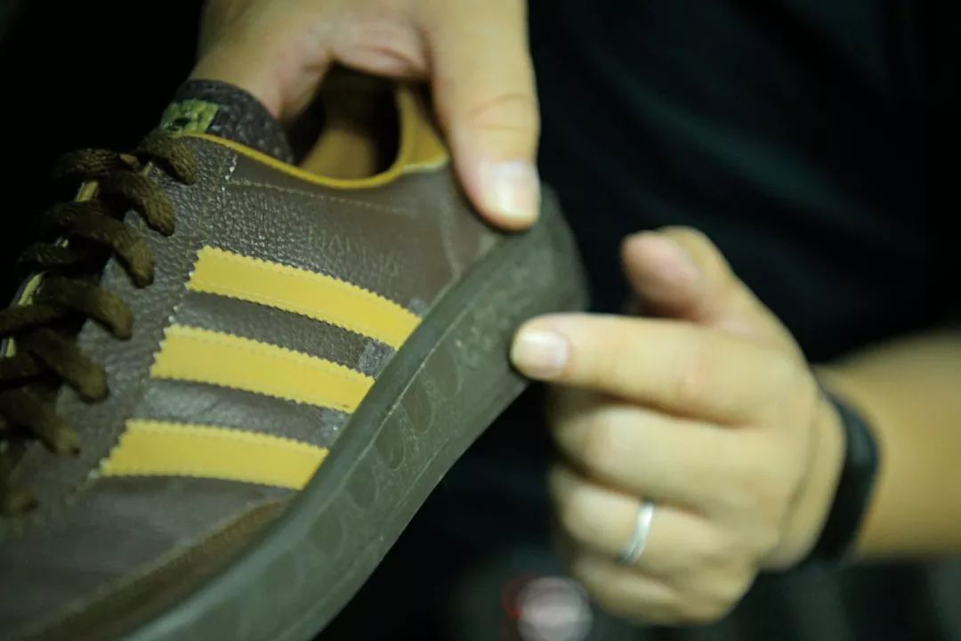 球鞋收藏家介绍球鞋背后的故事,球鞋爱好者的收藏与经历