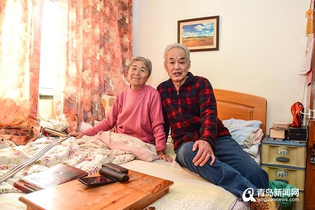 爱的发明家!青岛一老人为妻子研发“爬楼轮椅”,如今又为邻居免费制作