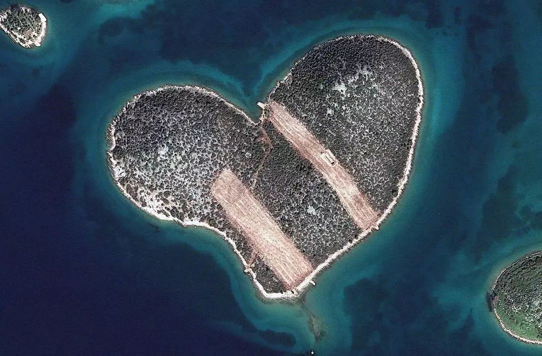 当镜头的高度上升,你将看到什么?