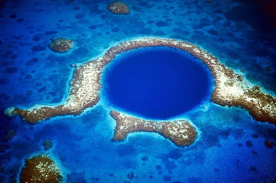 当镜头的高度上升,你将看到什么?