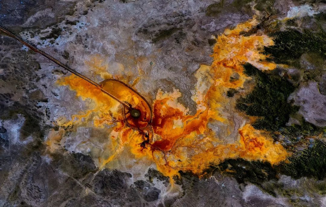 当镜头的高度上升,你将看到什么?