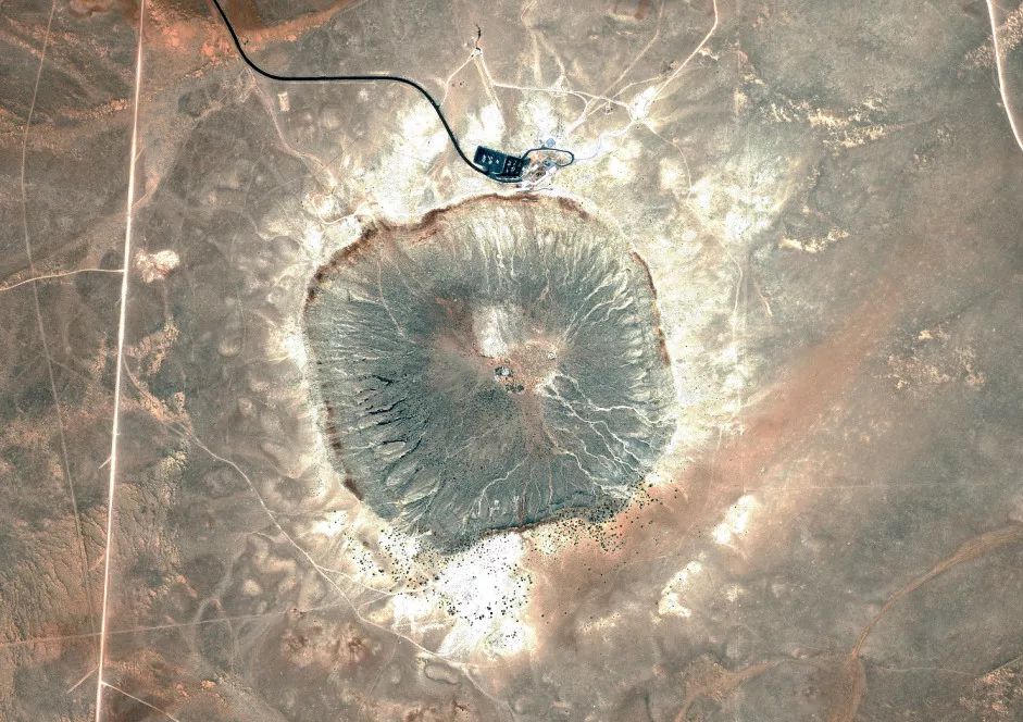 当镜头的高度上升,你将看到什么?