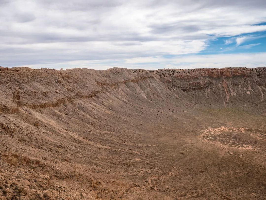 当镜头的高度上升,你将看到什么?