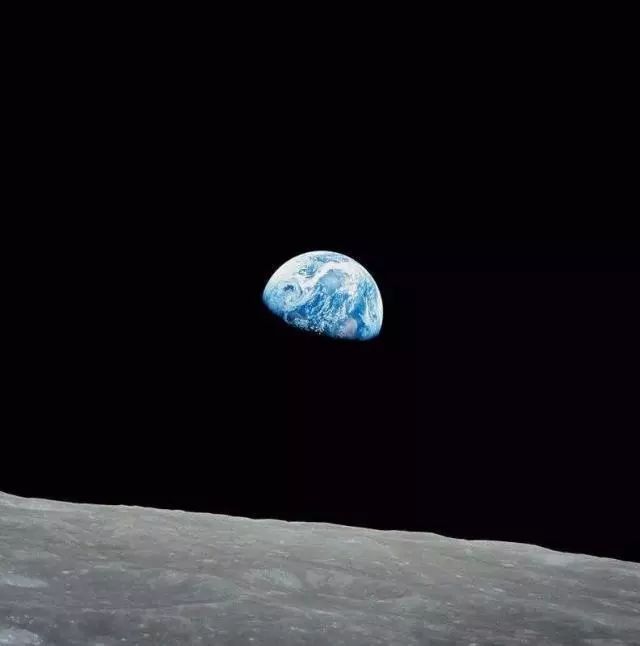 当镜头的高度上升,你将看到什么?