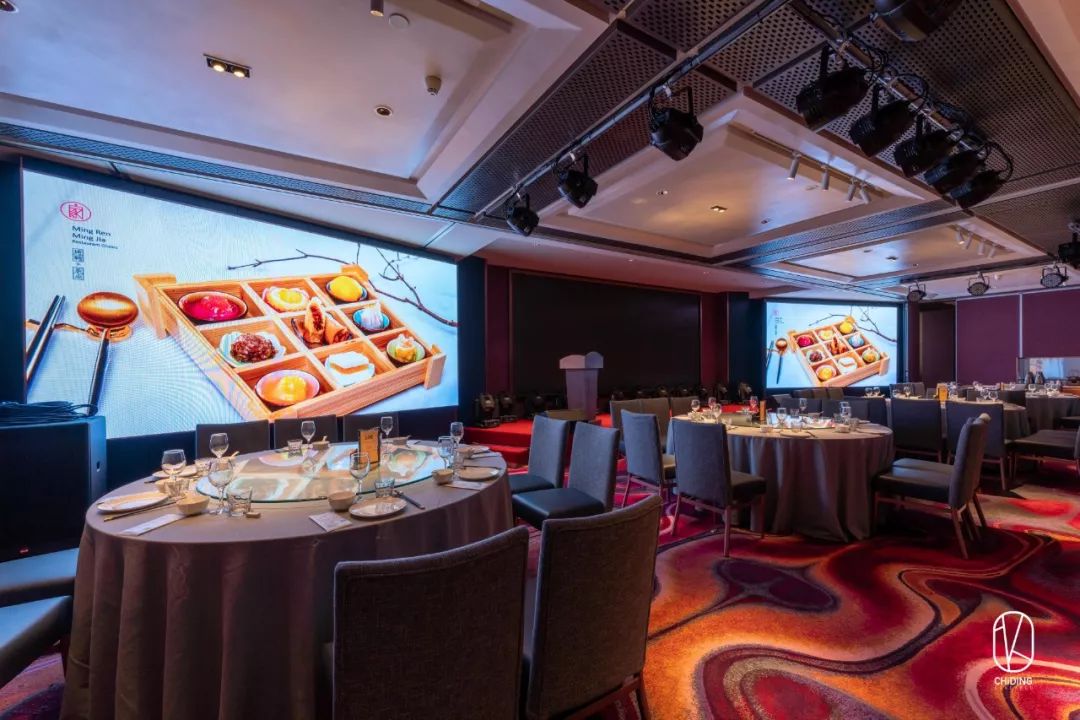 新店68折!杭州竟有餐厅公然把“浴缸”搬上桌,甚至为顾客准备了婚纱