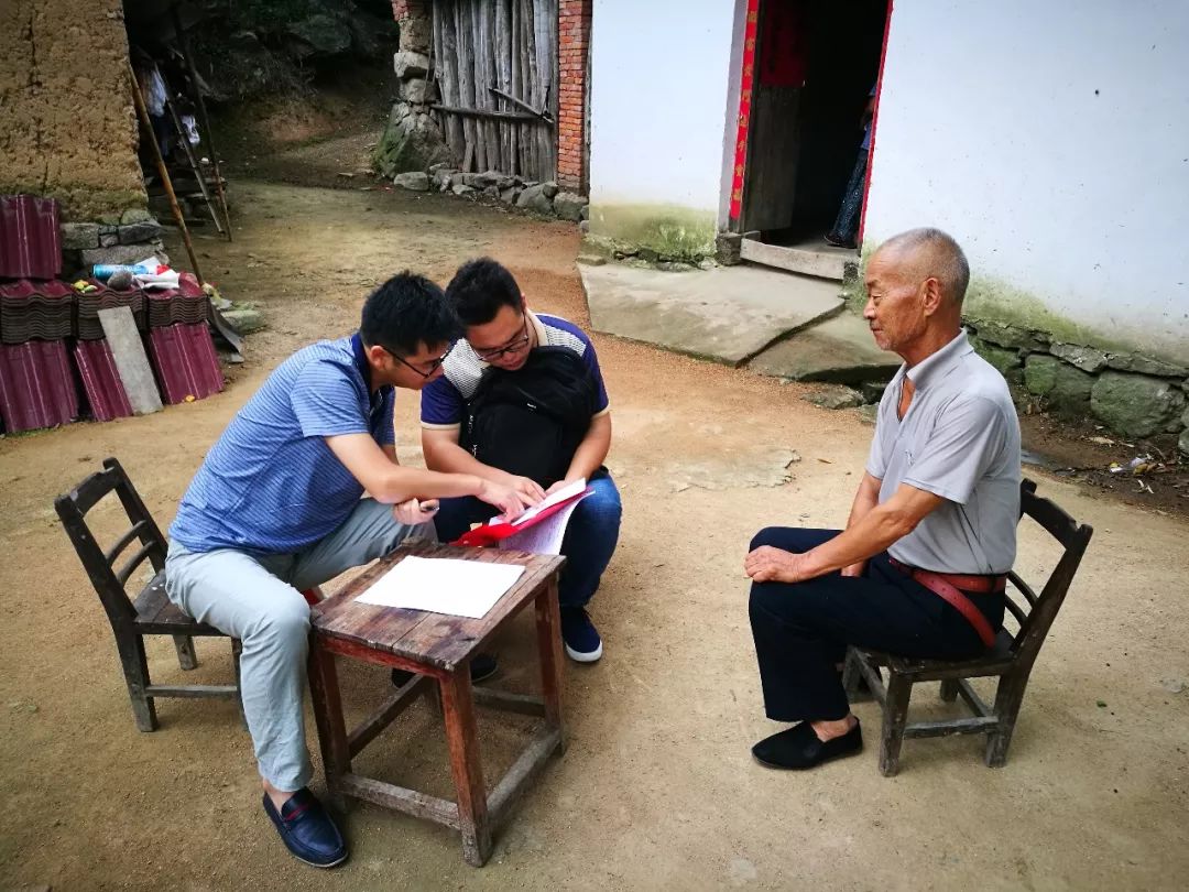 汤常荣:大别山里的“第一书记”