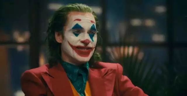 当暴徒戴上小丑面具，我们该警惕什么？