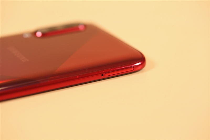 中端机还能如此漂亮三星GalaxyA70s评测:最轻薄的6400万三摄之作