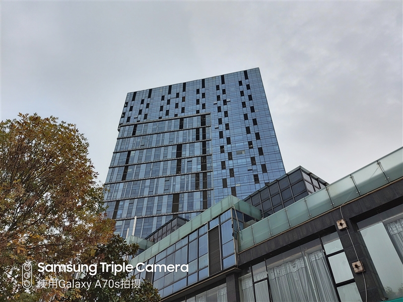 中端机还能如此漂亮三星GalaxyA70s评测:最轻薄的6400万三摄之作