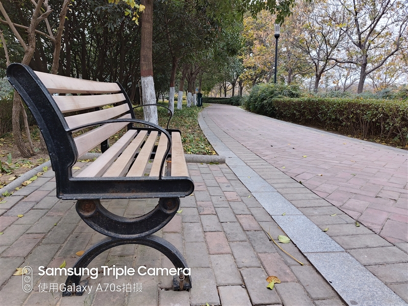 中端机还能如此漂亮三星GalaxyA70s评测:最轻薄的6400万三摄之作