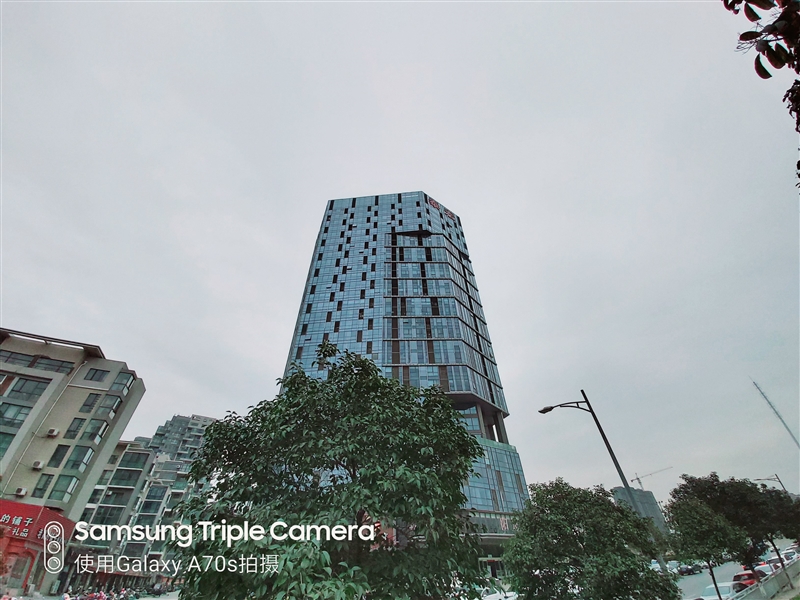 中端机还能如此漂亮三星GalaxyA70s评测:最轻薄的6400万三摄之作