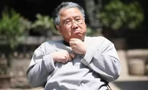 为什么吃东西咬到舌头会说想吃肉,吃饭咬到舌头是馋肉吗