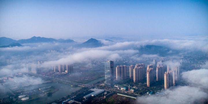 城西有位少侠，会六脉神剑凌波微步，还多情浪漫，他叫青山湖科技城