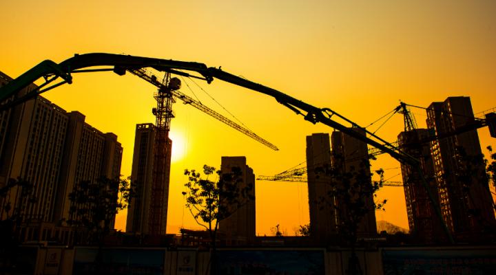 城西有位少侠，会六脉神剑凌波微步，还多情浪漫，他叫青山湖科技城