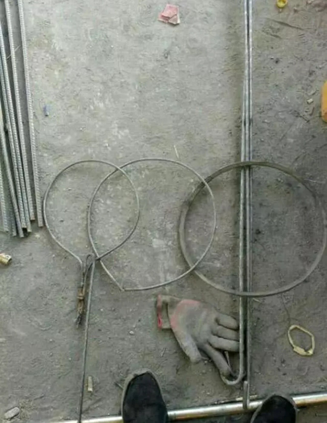 怎么制作钓鱼实用渔具视频,自制钓鱼桶渔具diy