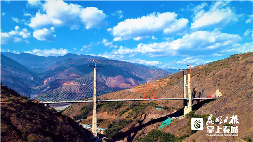 司机不服处罚被交警怒怼,关于交警罚款司机不服的视频