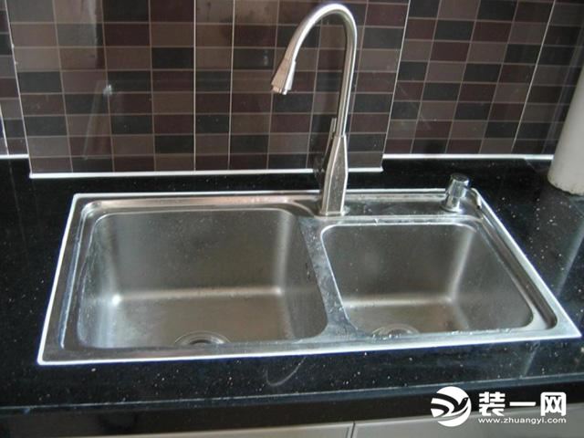 厨房水槽玻璃胶发霉怎么去掉视频,厨房玻璃胶发霉水槽怎么样做最好